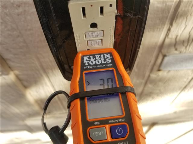 Testing a GFCI outlet - Nonprofit Home Inspections